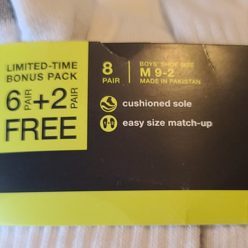 NWT Xersion Boys Crew Socks - M (9-2) (C9) - Picture 2 of 3